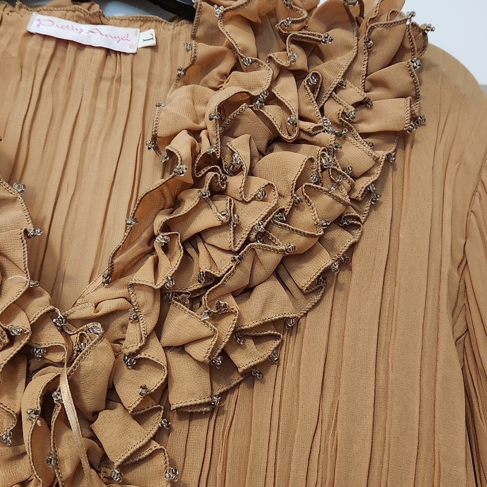 Pretty Angel Ruffle Blouse - Picture 4 of 11